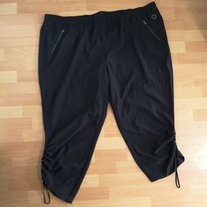 Penningtons ActiveZone Black Capri Pants